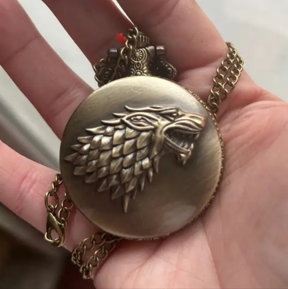 New Harry Potter wolf quartz pocket watch - Picture 3 of 5